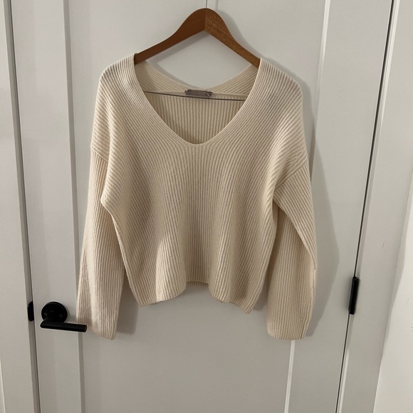 Everlane Sweaters - Everlane Cashmere Rib V-Neck